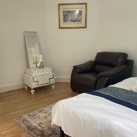 5 Bed 5Mins From Wembley Stadium Londýn Exteriér fotografie